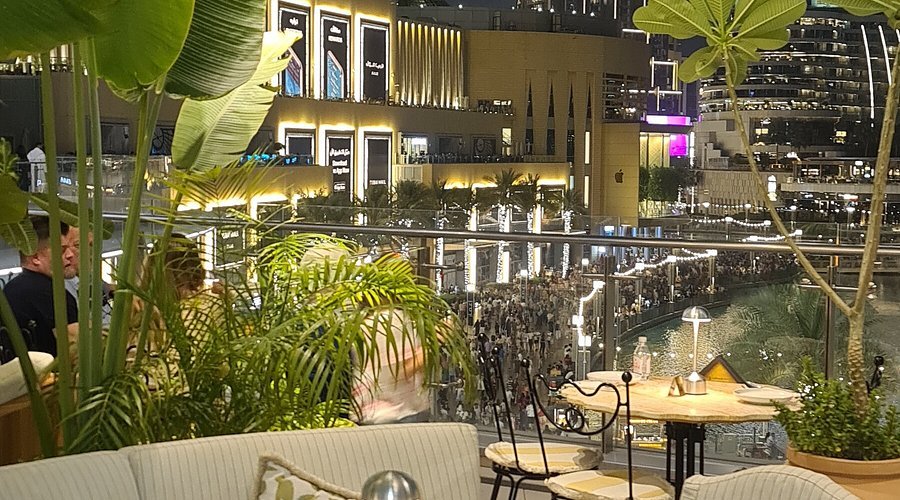 Somewhere (Jumeirah 3, Beach Road)