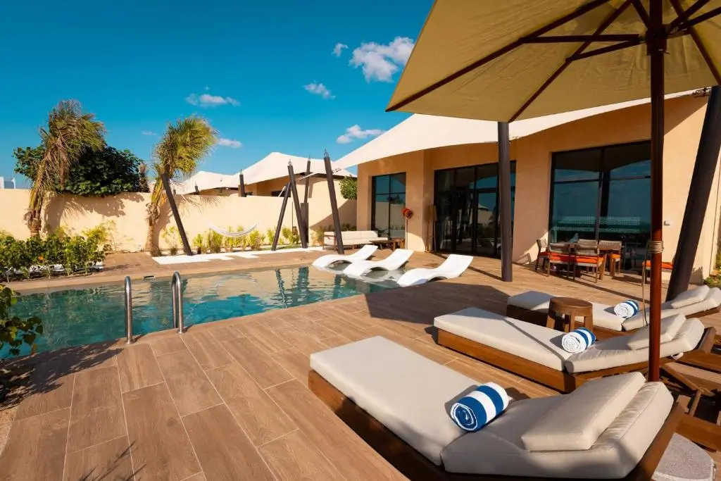 Bab Al Nojoum, Bateen Liwa Resort