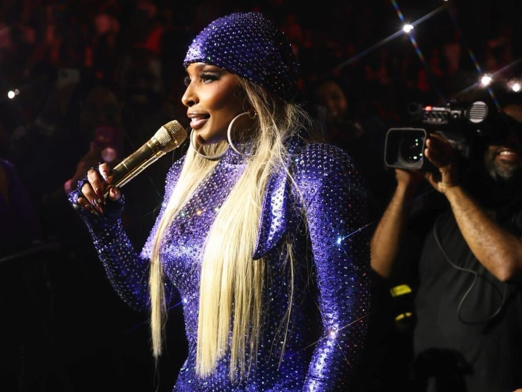 Mary J. Blige Spotted in Dubai