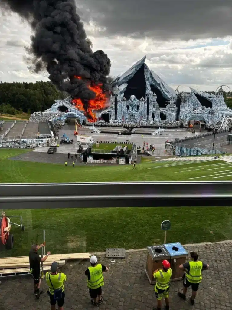 mainstage tomorrowland belgium on fire the festival starts